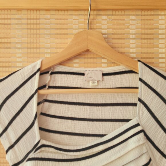 ANTHROPOLOGIE Striped Patterned Front Short Sleeve - Picture 3 of 5